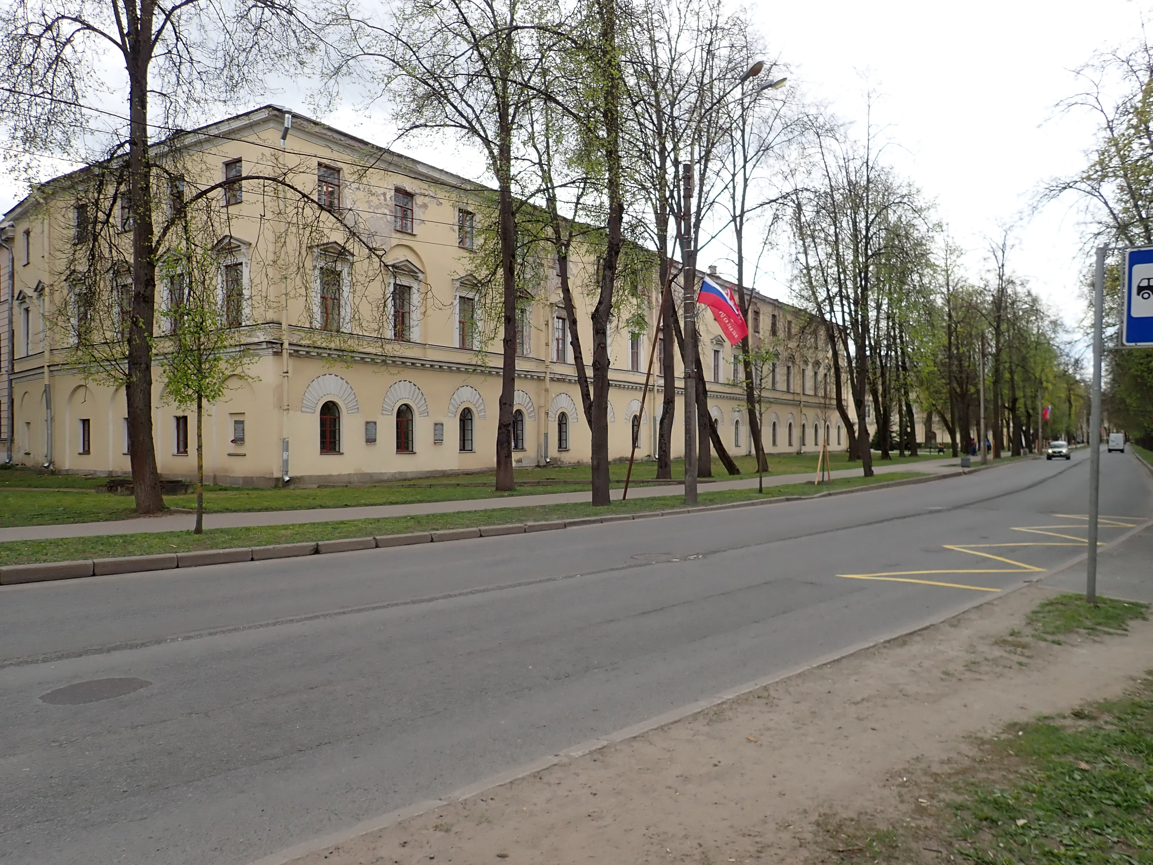 г. Пушкин, у перекрёстка Кадетского б-ра и Парковой ул. 